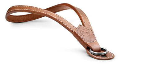 WRIST STRAP WITH PROTECTING FLAP FOR M AND X CAMERAS, LEATHER, COGNAC